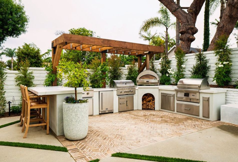 Outdoor Kitchen and Dining Area