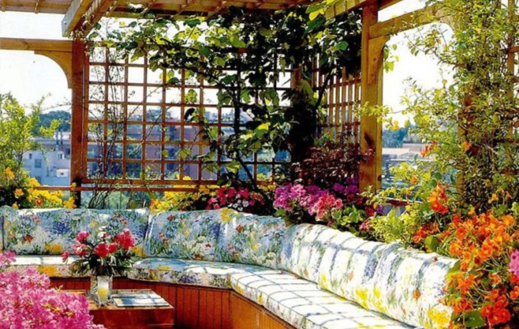 Floral-Focused Terrace Design 